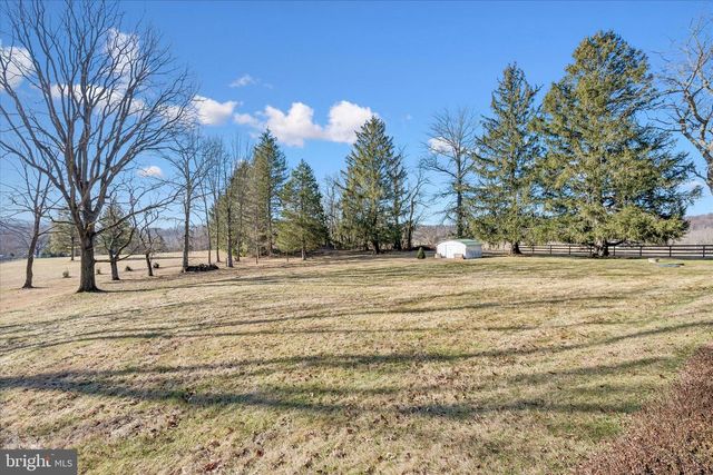 2204 HARMONYVILLE RD, Elverson, PA 19520