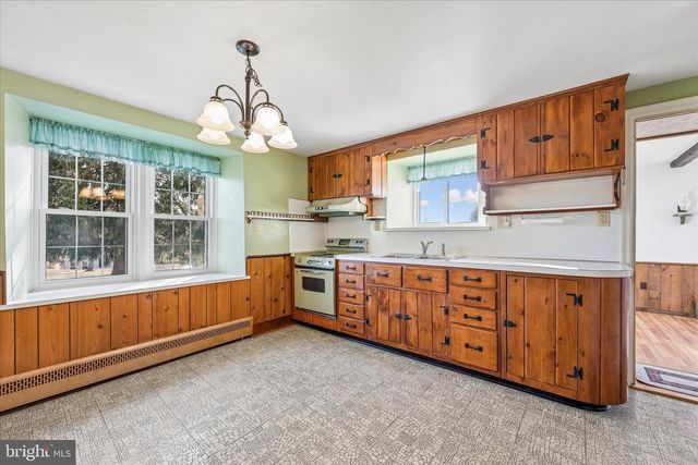 2204 HARMONYVILLE RD, Elverson, PA 19520