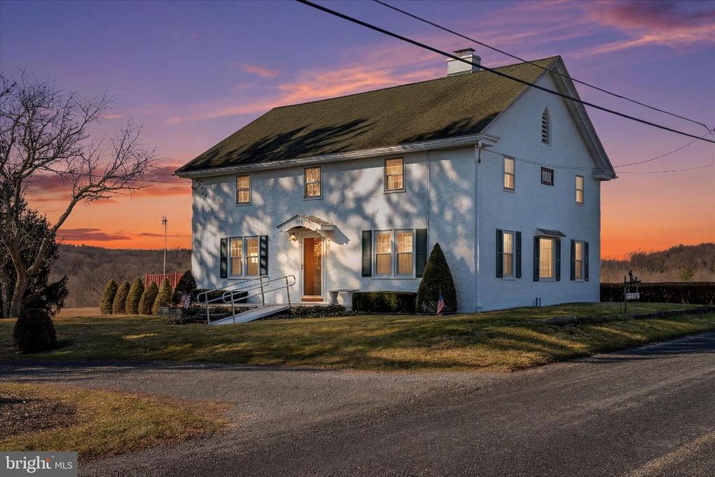 2204 HARMONYVILLE RD, Elverson, PA 19520