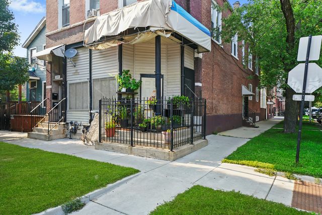 2900 W 25TH Place, Chicago, IL 60623
