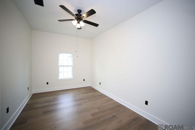 11370 E Black Oak Dr, Baton Rouge, LA 70815