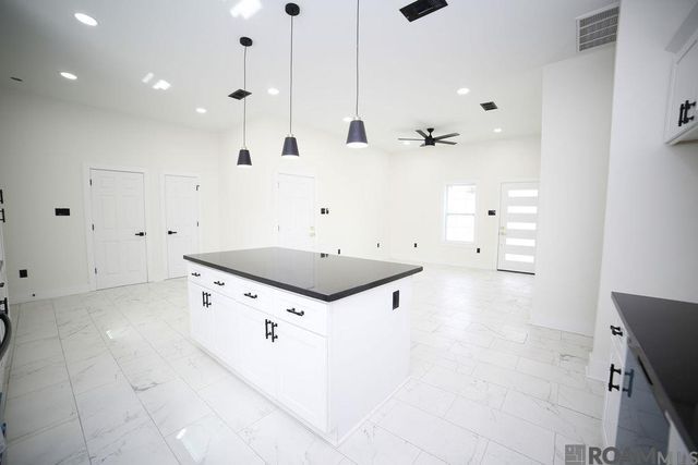 11370 E Black Oak Dr, Baton Rouge, LA 70815