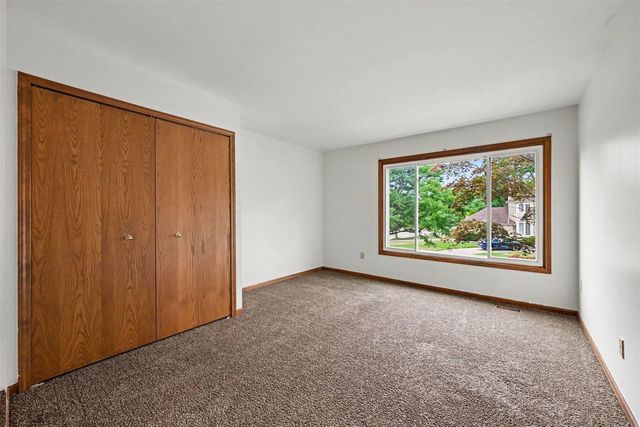 22276 Sheffield Court, Farmington Hills, MI 48335