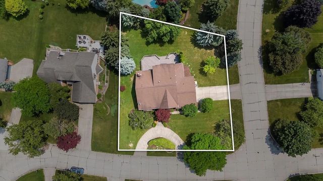 22276 Sheffield Court, Farmington Hills, MI 48335