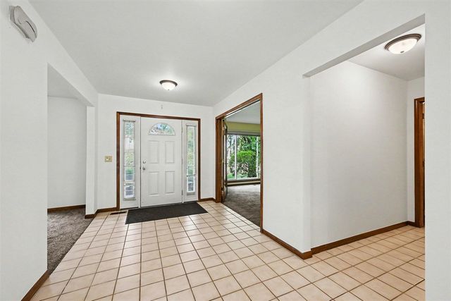 22276 Sheffield Court, Farmington Hills, MI 48335