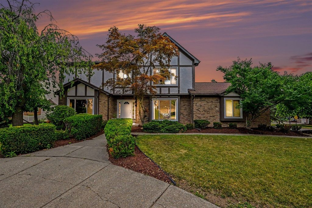 22276 Sheffield Court, Farmington Hills, MI 48335