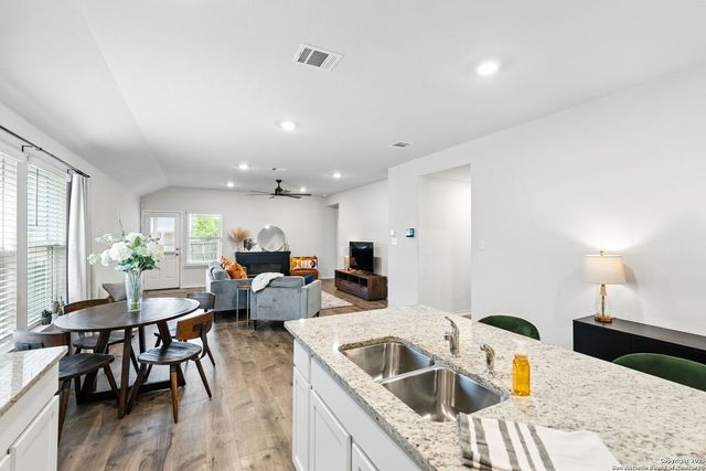 5523 Chase, San Antonio, TX 78266