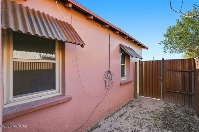 1426 W Delaware Street, Tucson, AZ 85745