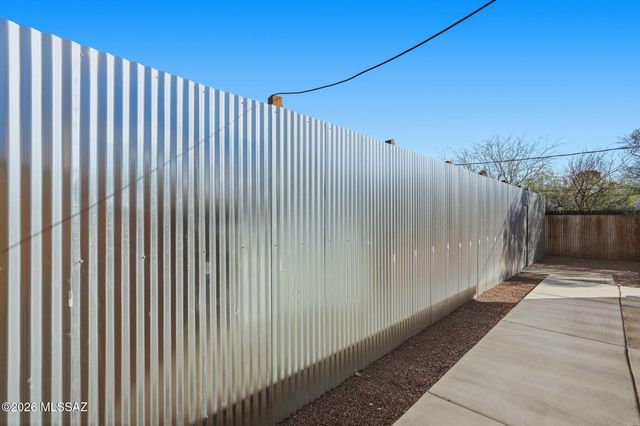 1426 W Delaware Street, Tucson, AZ 85745