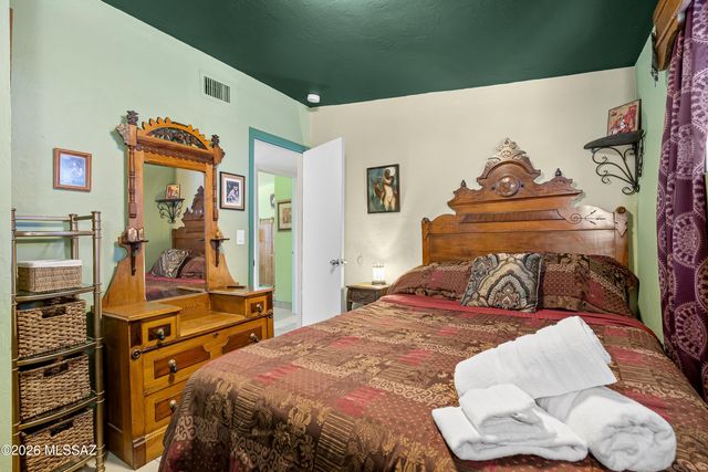 1426 W Delaware Street, Tucson, AZ 85745