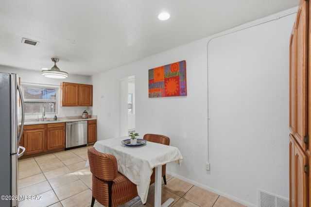 1426 W Delaware Street, Tucson, AZ 85745