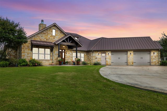 1045 Yaupon Creek Estate, Columbus, TX 78934