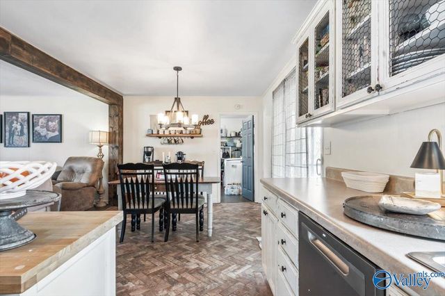 104 10th Avenue NE, Arab, AL 35016