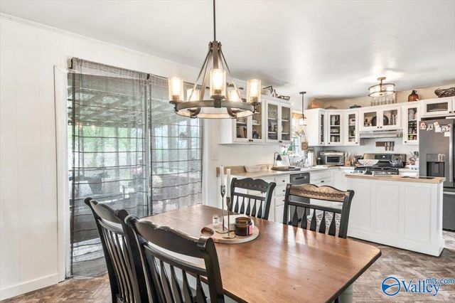 104 10th Avenue NE, Arab, AL 35016