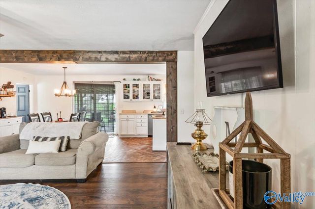 104 10th Avenue NE, Arab, AL 35016