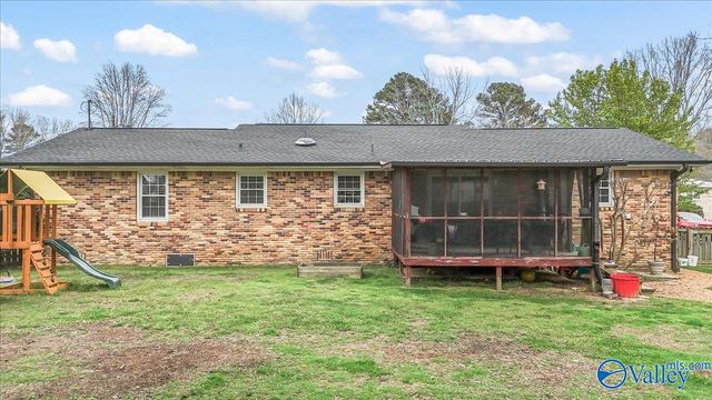 104 10th Avenue NE, Arab, AL 35016