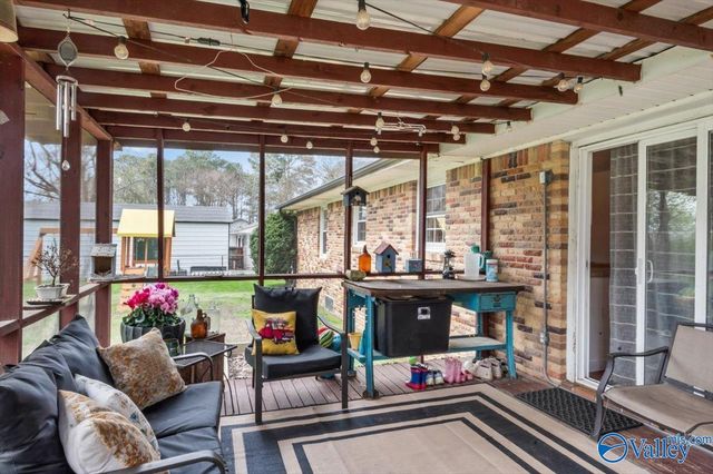 104 10th Avenue NE, Arab, AL 35016