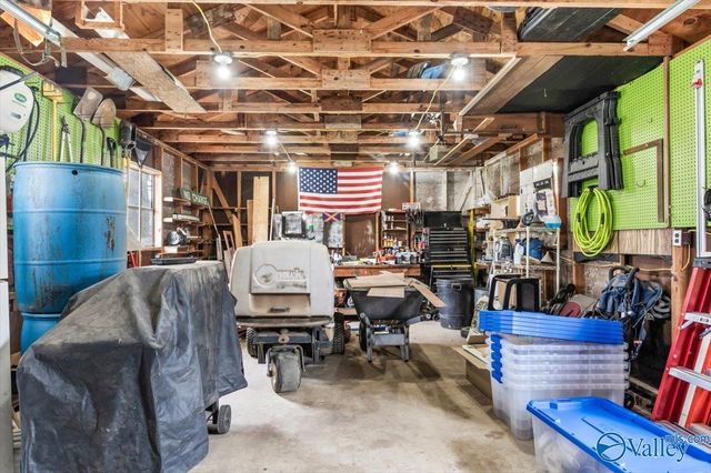 104 10th Avenue NE, Arab, AL 35016