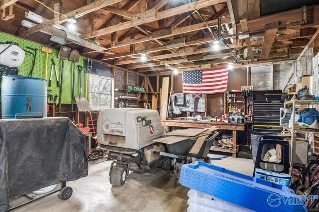 104 10th Avenue NE, Arab, AL 35016