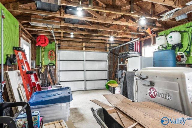 104 10th Avenue NE, Arab, AL 35016