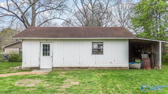 104 10th Avenue NE, Arab, AL 35016