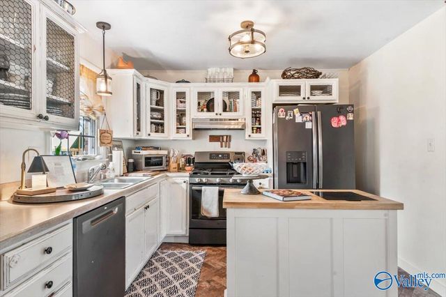 104 10th Avenue NE, Arab, AL 35016