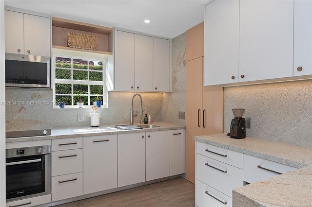 2451 SW 25th Street, Miami, FL 33133