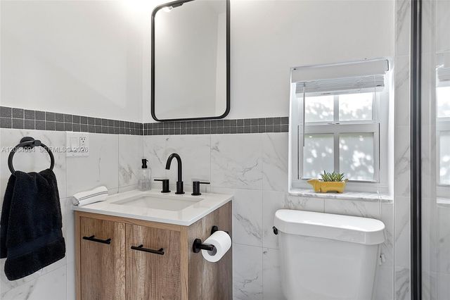 2451 SW 25th Street, Miami, FL 33133