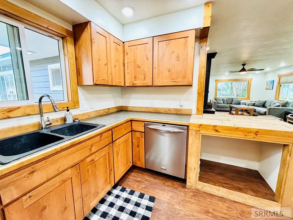 Image 6 of property listing at 1307 Taft Avenue, Salmon, ID 83467