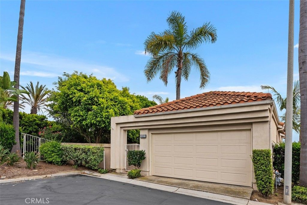 Image 2 of property listing at 24922 Sunstar Lane, Dana Point, CA 92629