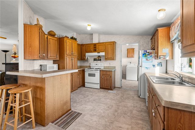 3758 W Redwall Drive, Golden Valley, AZ 86413