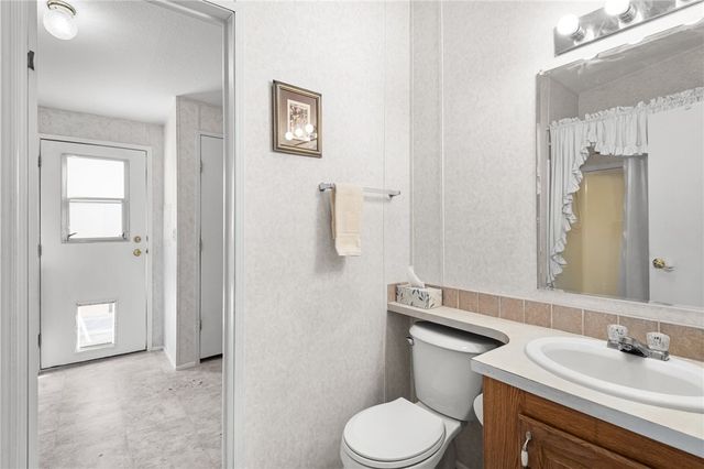 3758 W Redwall Drive, Golden Valley, AZ 86413