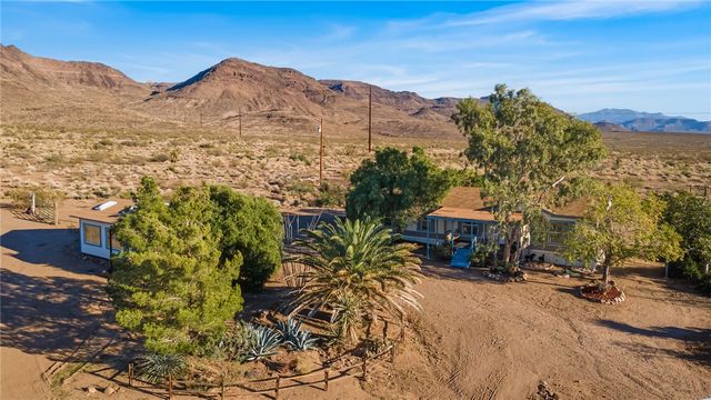 3758 W Redwall Drive, Golden Valley, AZ 86413