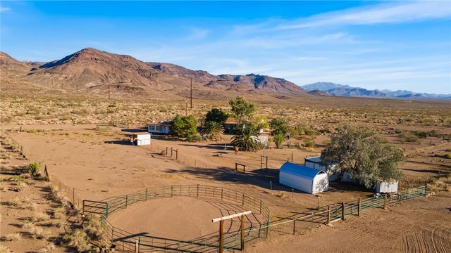 3758 W Redwall Drive, Golden Valley, AZ 86413