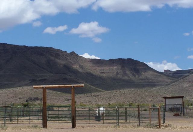 3758 W Redwall Drive, Golden Valley, AZ 86413