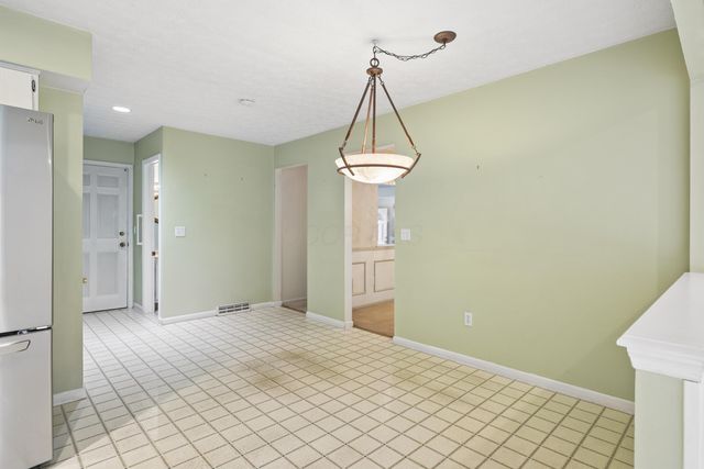 6983 Constitution Place, Columbus, OH 43235