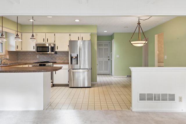 6983 Constitution Place, Columbus, OH 43235