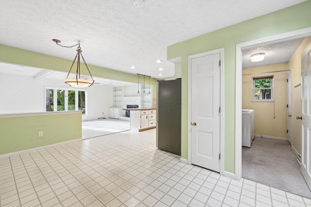 6983 Constitution Place, Columbus, OH 43235