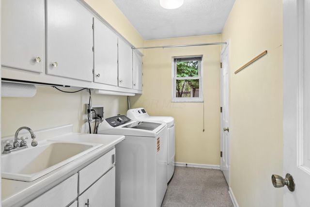 6983 Constitution Place, Columbus, OH 43235