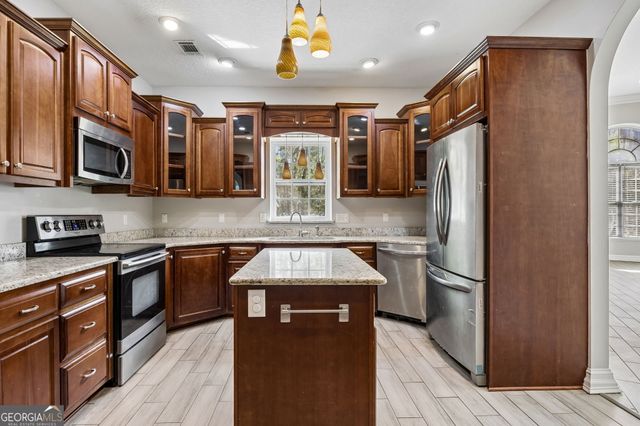 515 Hide Away Lake Loop, Kingsland, GA 31548