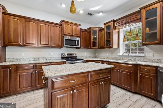 515 Hide Away Lake Loop, Kingsland, GA 31548