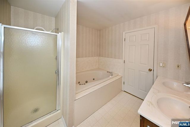 468 Old Tappan Road, Old Tappan, NJ 07675