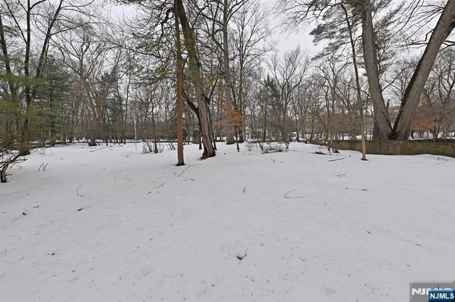 468 Old Tappan Road, Old Tappan, NJ 07675