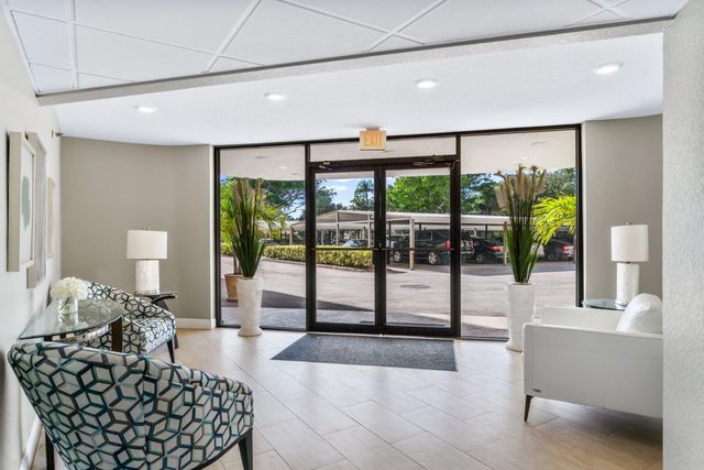 20 S Lakeshore Drive C, Hypoluxo, FL 33462