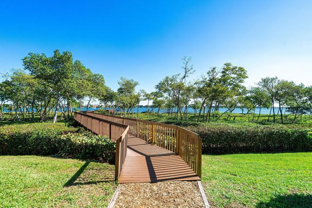 20 S Lakeshore Drive C, Hypoluxo, FL 33462