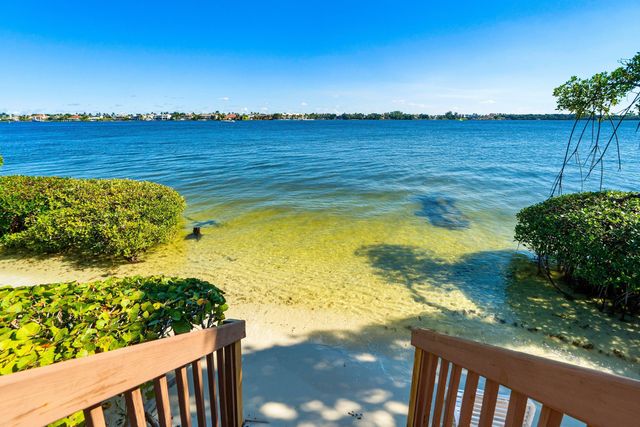20 S Lakeshore Drive C, Hypoluxo, FL 33462