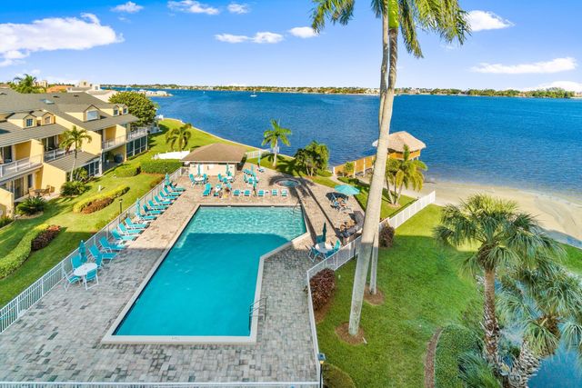 20 S Lakeshore Drive C, Hypoluxo, FL 33462