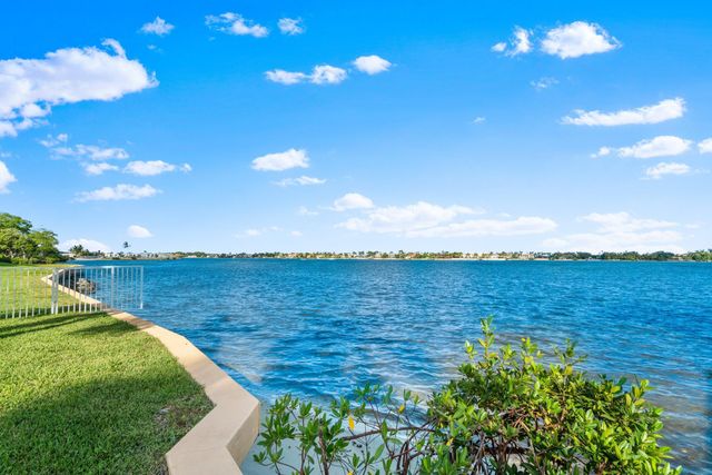 20 S Lakeshore Drive C, Hypoluxo, FL 33462