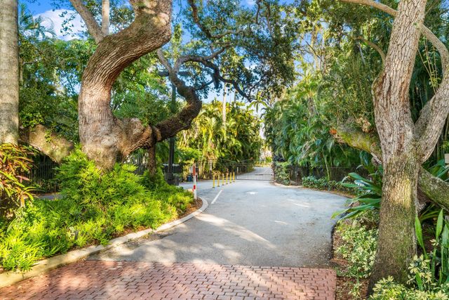 20 S Lakeshore Drive C, Hypoluxo, FL 33462