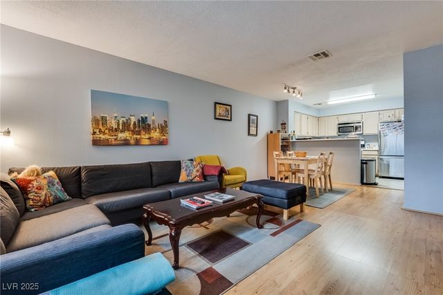 2040 Willowbury Drive D, Las Vegas, NV 89108